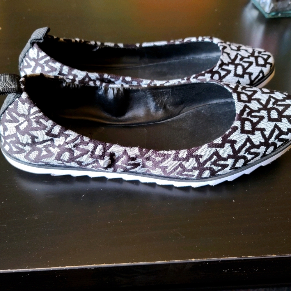 DKNY flats shoes